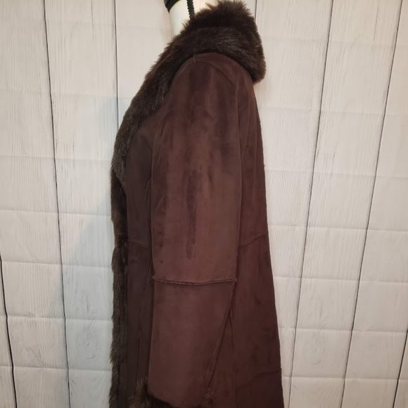 🧥Ana🧥 "Suede Like" Coat w/Fur Collar &Sleeves - Picture 2 of 6